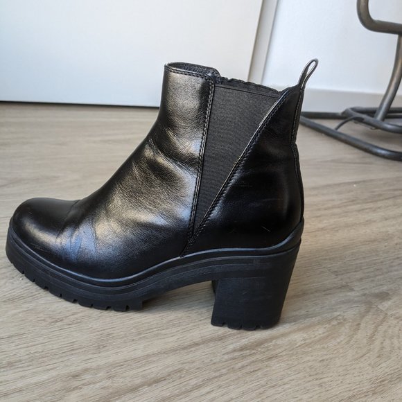 Jeffrey Campbell ESCOB Platform Chelsea Boots (Size: 8) - Picture 8 of 10